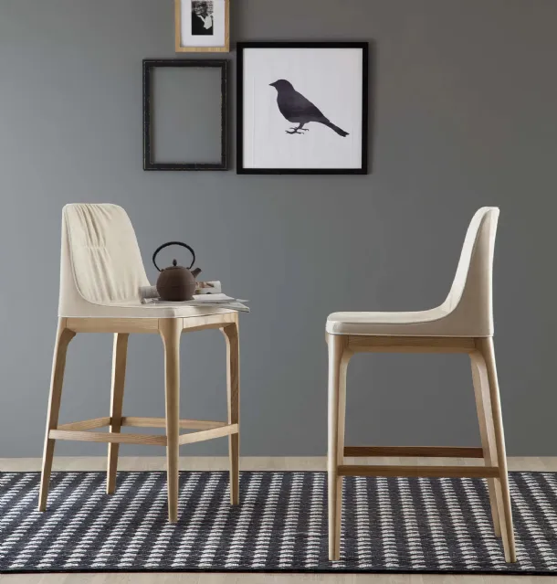 Leather stool Mivida by Tonin Casa