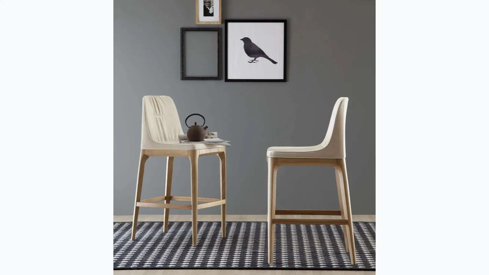 Leather stool Mivida by Tonin Casa