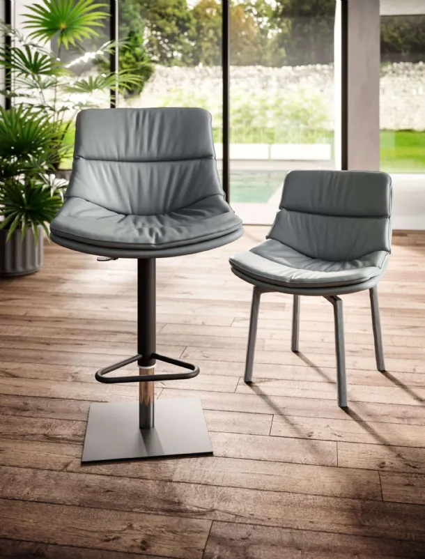 Leather stool Noa by Ozzio.