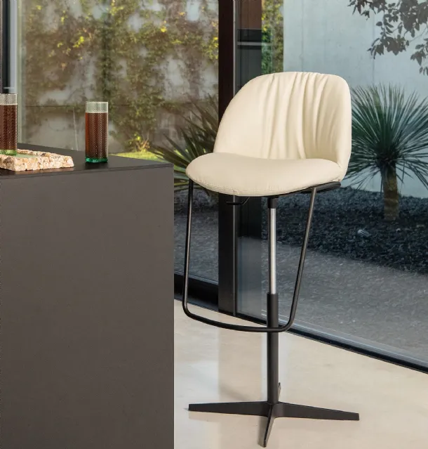 Olympia leather stool by Tonin Casa