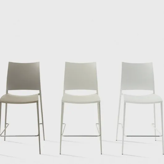 Sand stool in polypropylene by Desalto