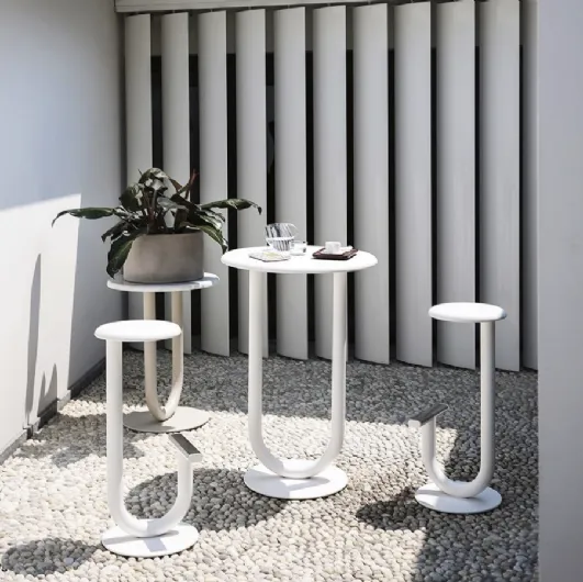 Strong metal stool lacquered by Desalto.