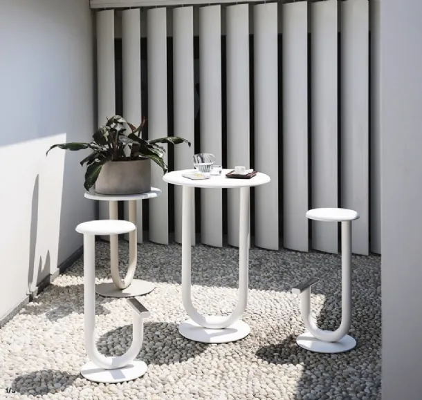 Strong metal stool lacquered by Desalto.