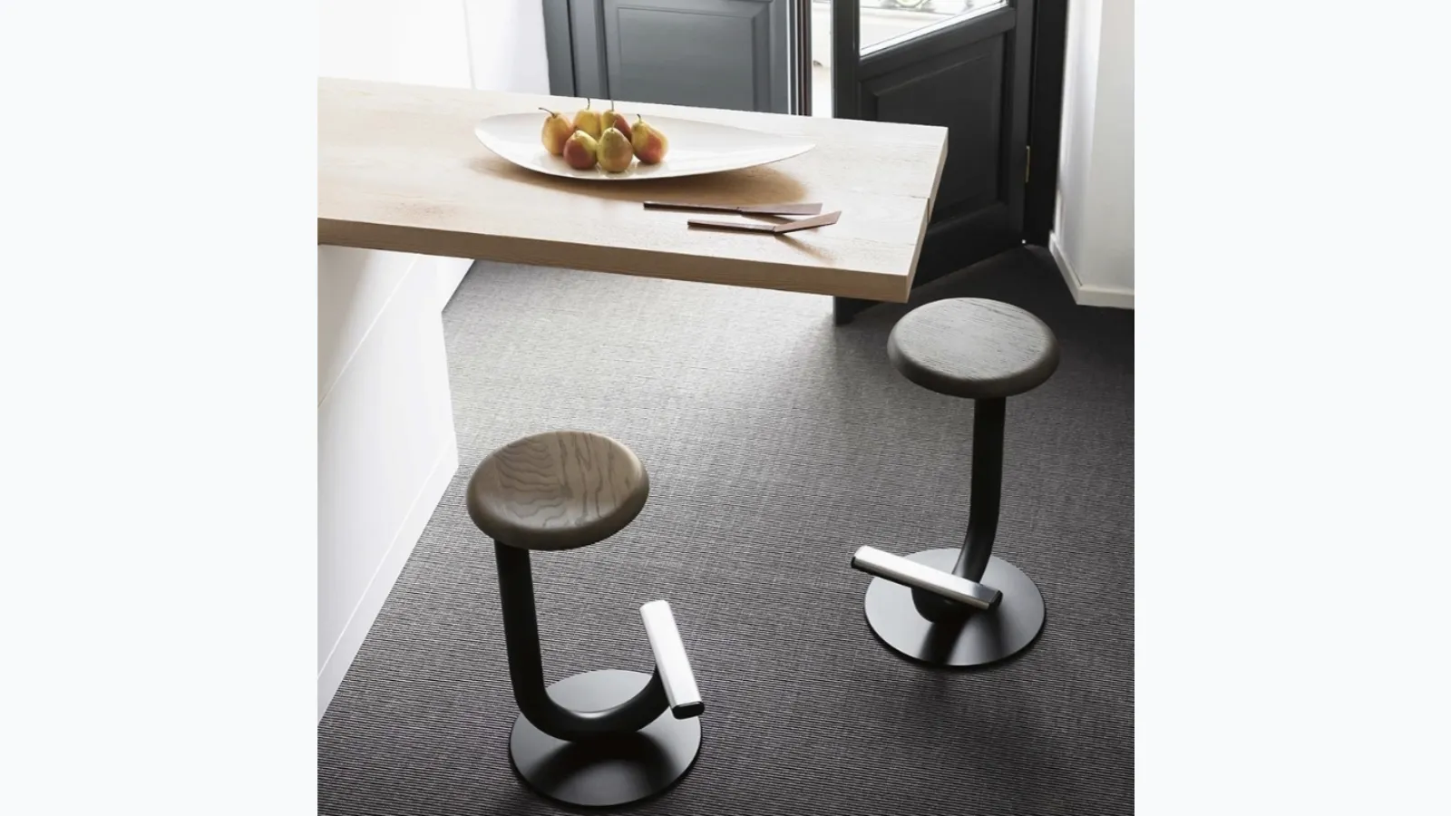 Strong stool with wooden seat by Desalto