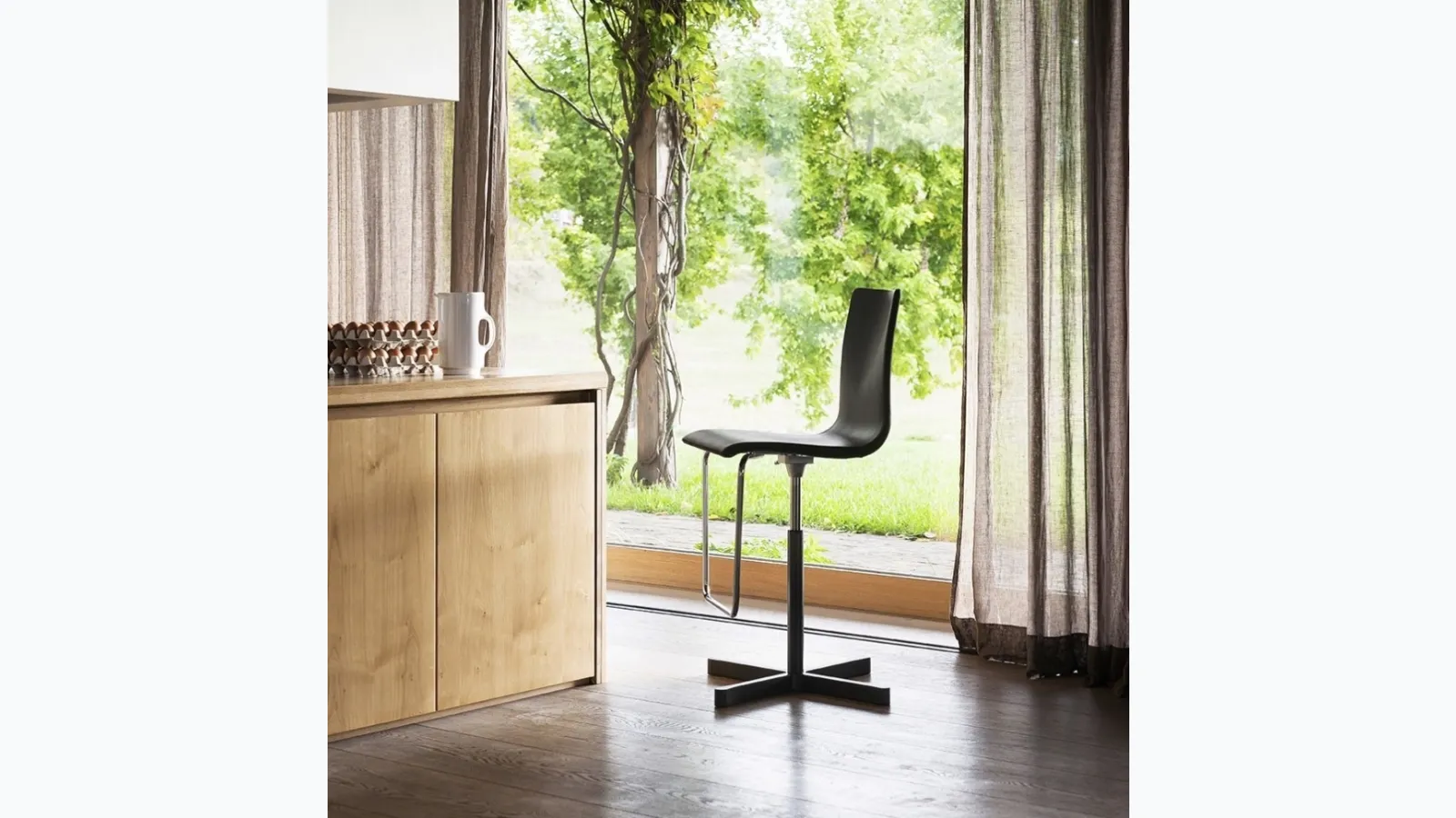 Wok stool with leather seat by Desalto