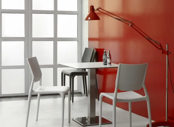 Stackable chair in technopolymer Sirio by Scab Design.