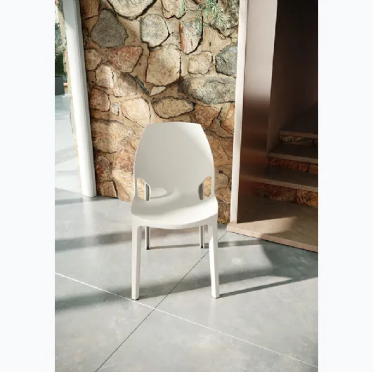 Spirit chair in polypropylene by Ingenia