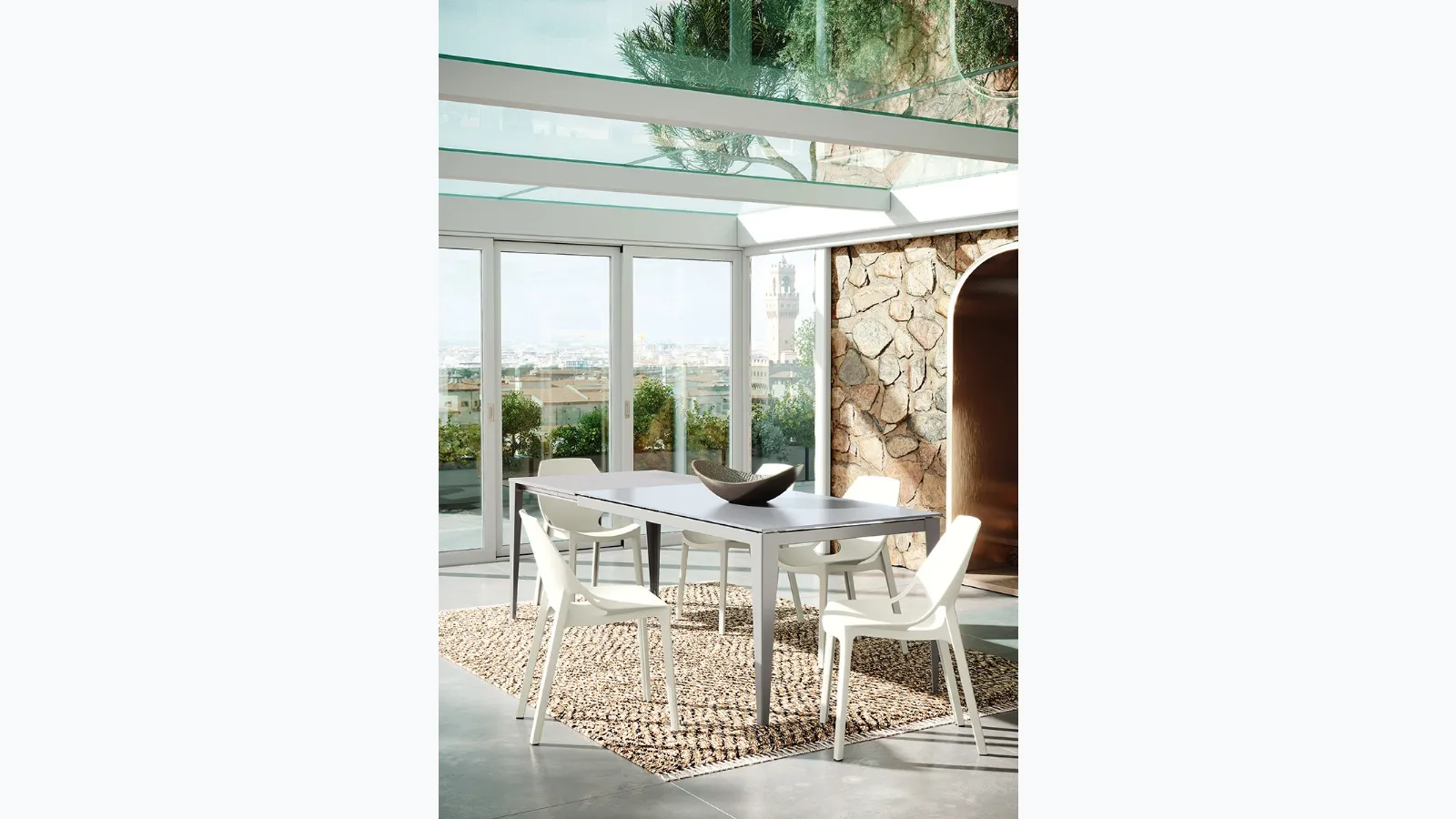 Spirit chair in polypropylene by Ingenia.