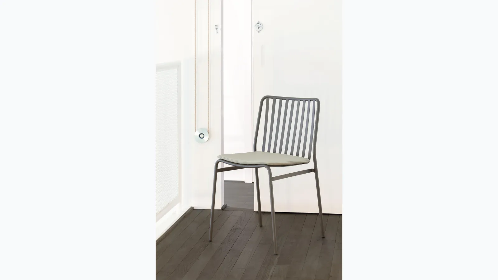 Stackable Street chair in lacquered steel by Ingenia.