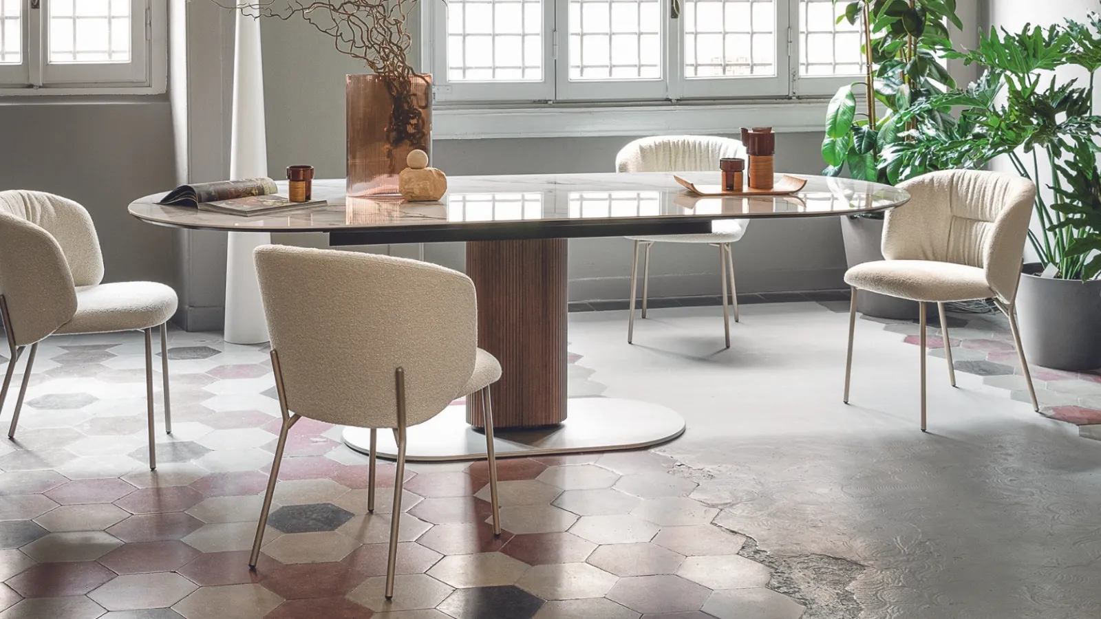 Sweel chair in upholstered fabric by Calligaris