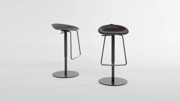 Tab leather stool by Bonaldo