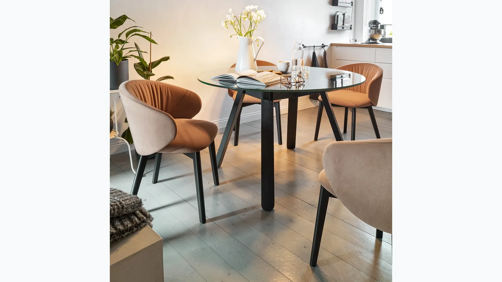 Chair in Tuka Soft fabric by Connubia.