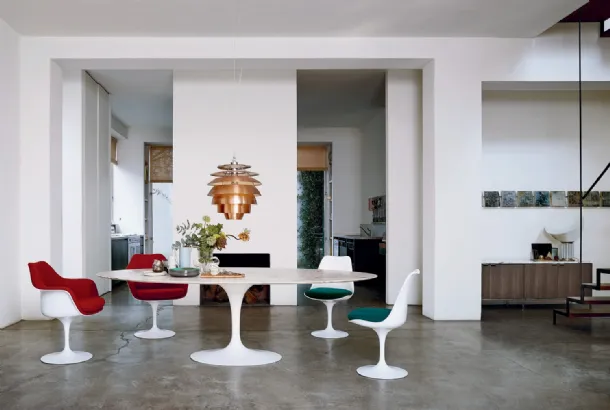 Tulip Chair in fiberglass by Knoll.
