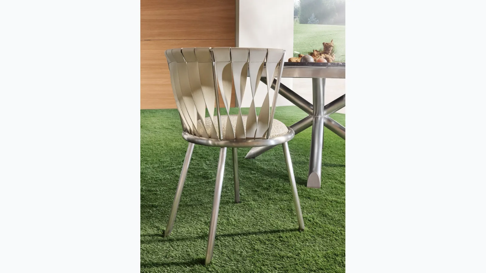 Twist leather chair by Cantori