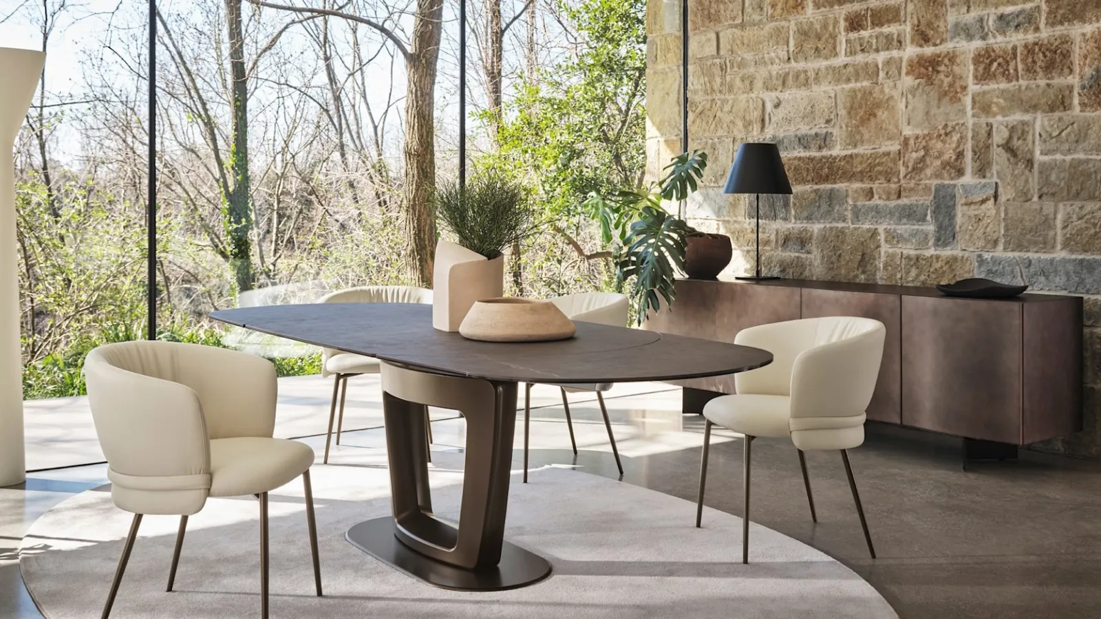 Vanilla leather chair by Calligaris.
