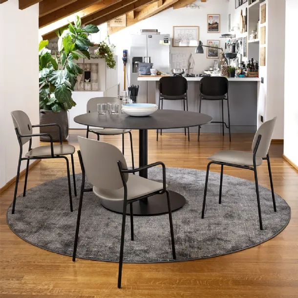 Yo! polypropylene chair by Connubia.