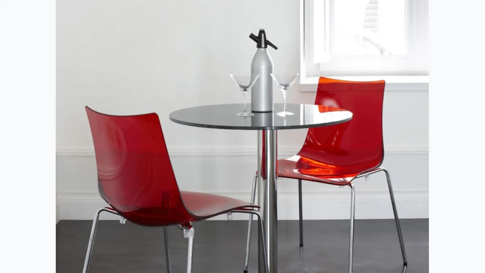 Zebra Antishock chair in polycarbonate and steel by Scab Design