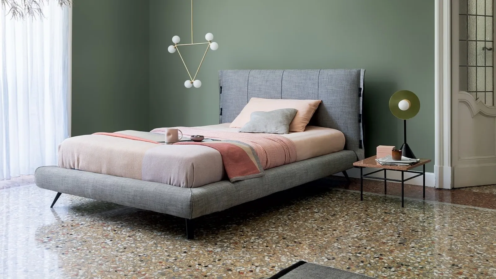 Single bed in padded fabric Cuff by Bonaldo