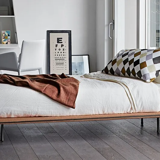 Bed with Thin headboard by Bonaldo
