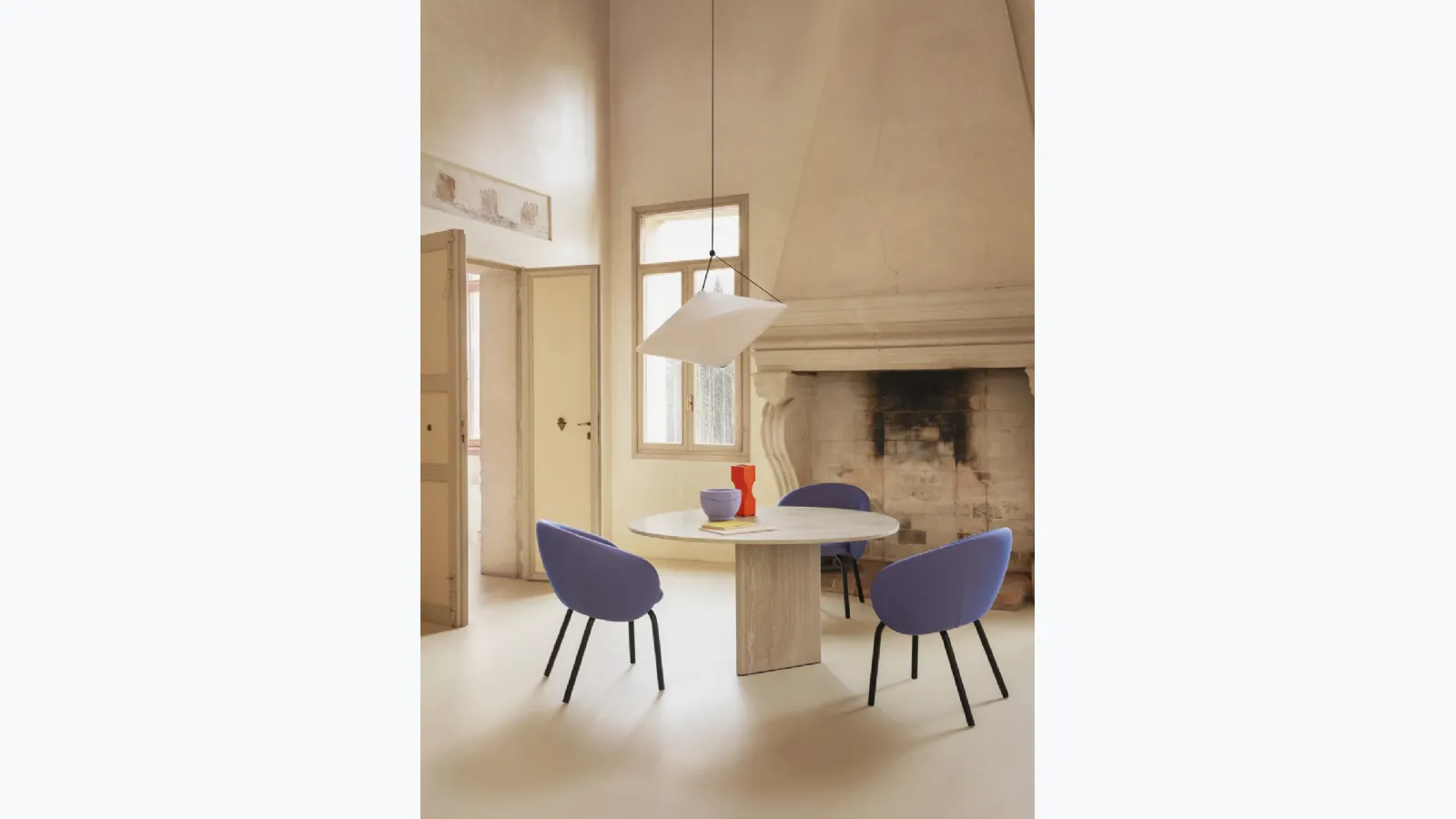 Albio table in travertine marble by Miniforms.