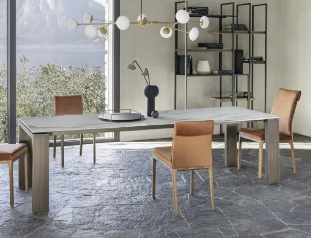 Atlantis extendable table by Riflessi.