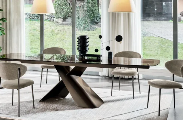 Axiom extendable glass table by Calligaris