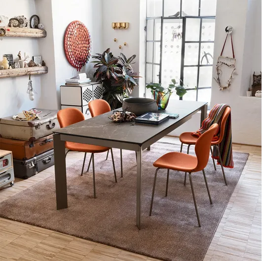 Baron extending dining table by Connubia