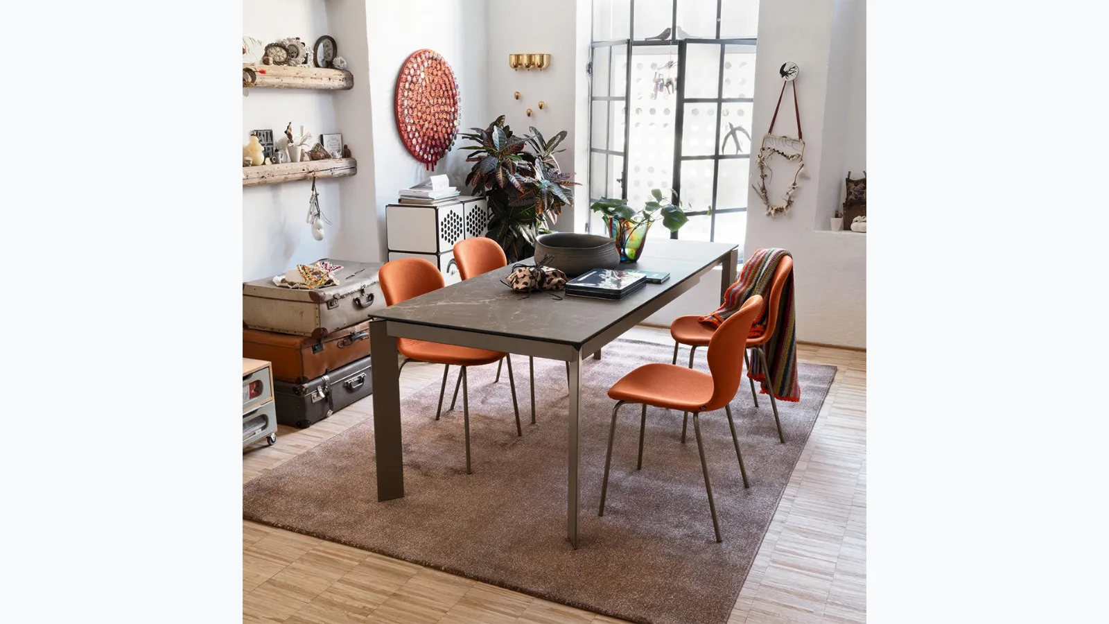 Baron extending dining table by Connubia