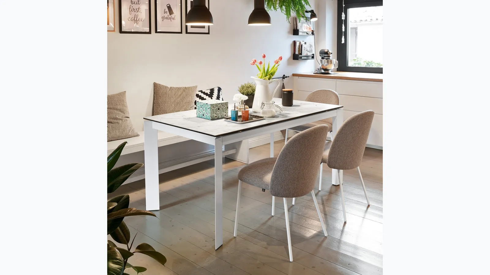 Baron extendable dining table by Connubia