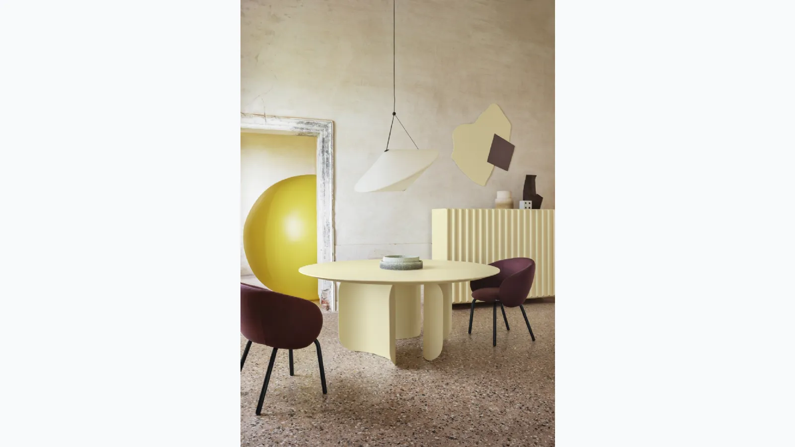 Barry round table by Miniforms
