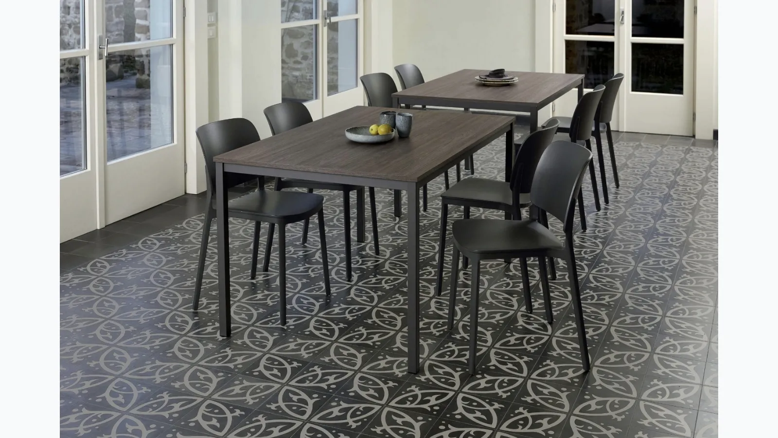 Square Bios table by Ingenia