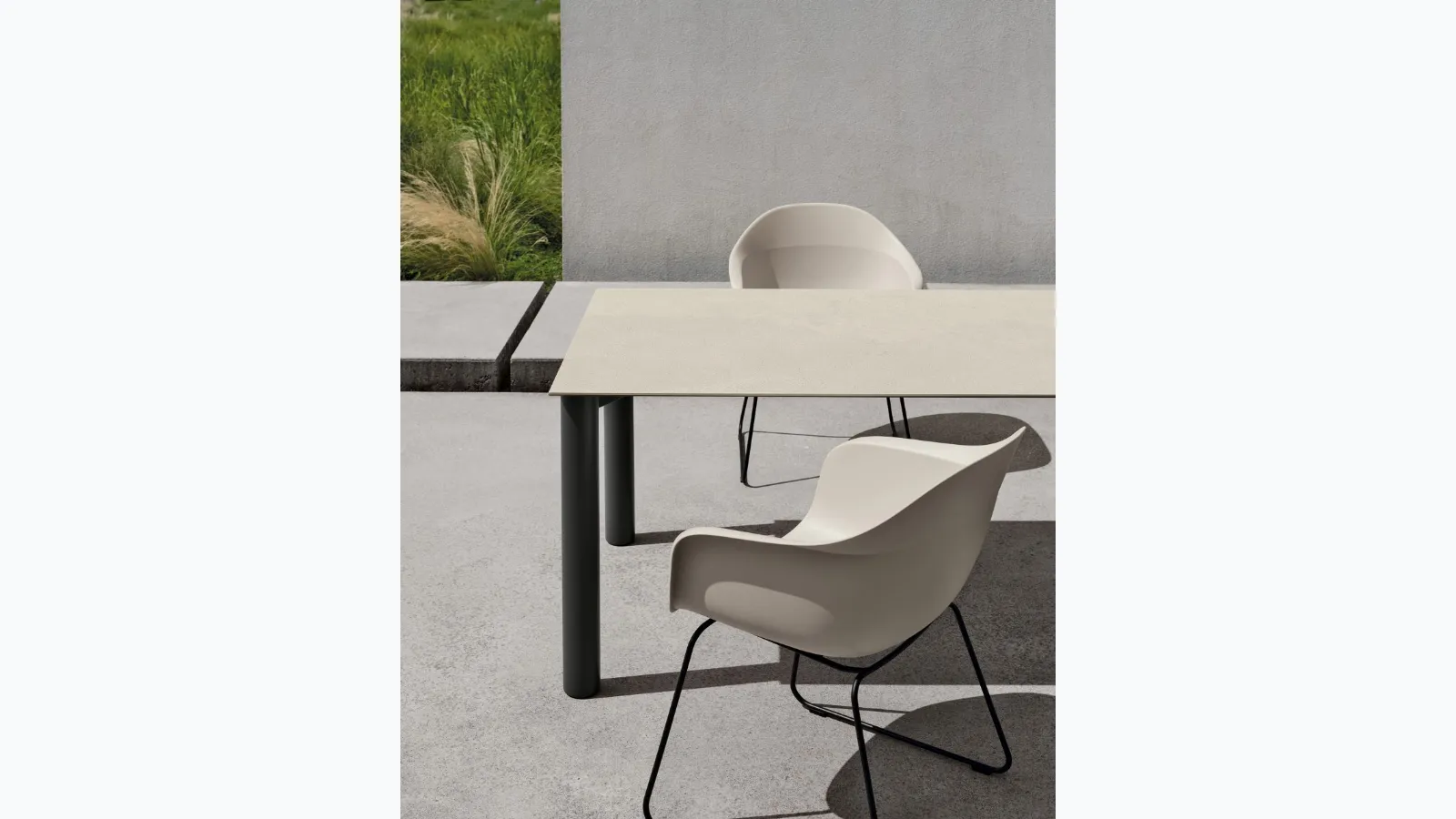 Bodoni table by Kristalia