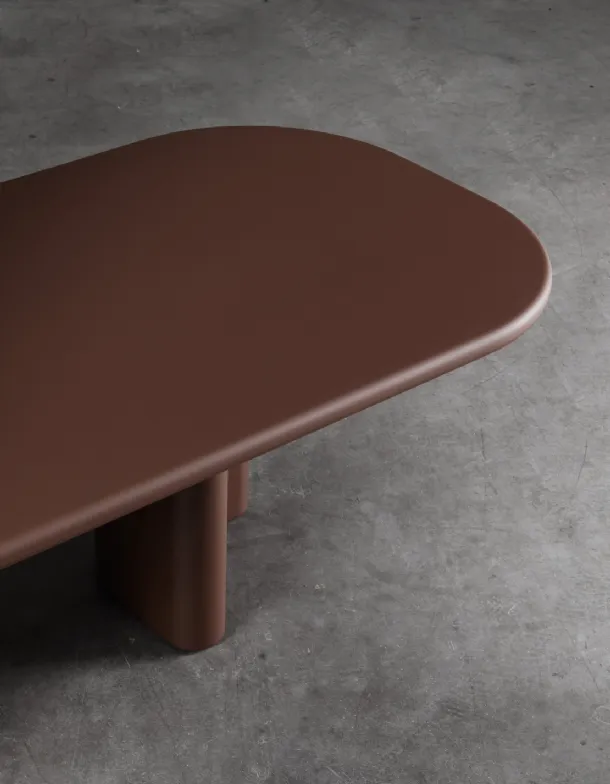 Bonbon table in lacquered finish by Miniforms
