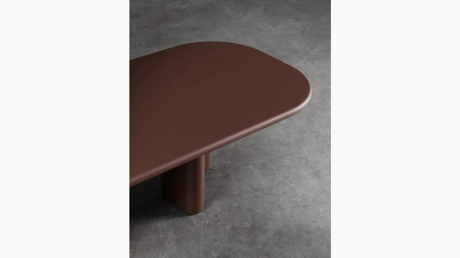 Bonbon table in lacquered finish by Miniforms