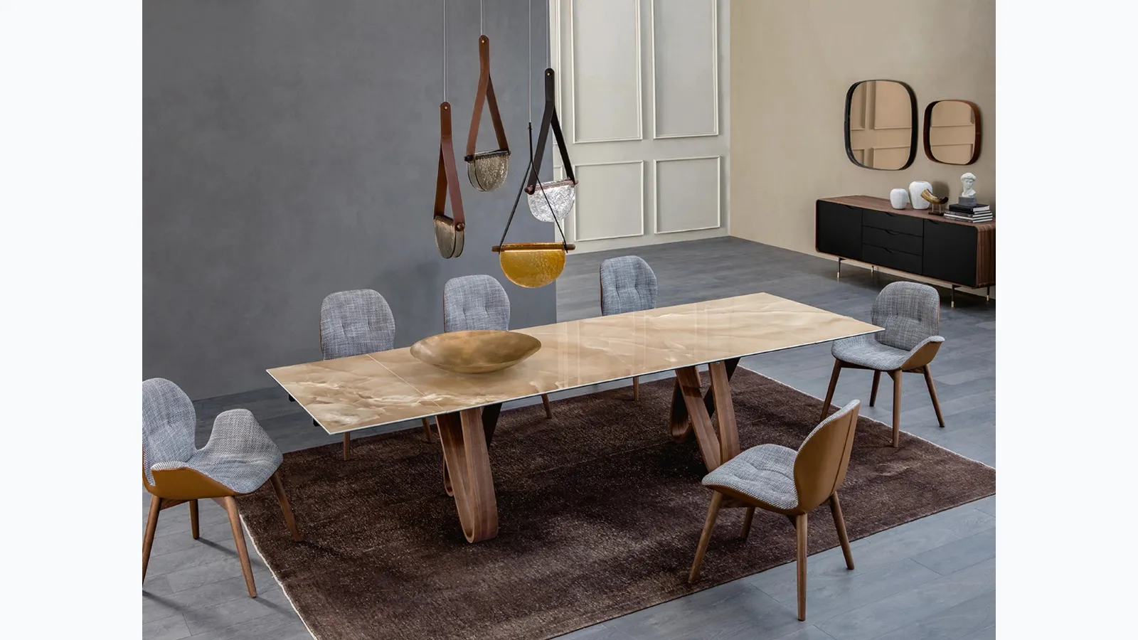 Expandable Butterfly table from Tonin Casa.