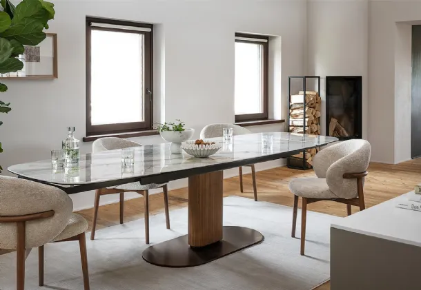 Extendable Calla table by Calligaris