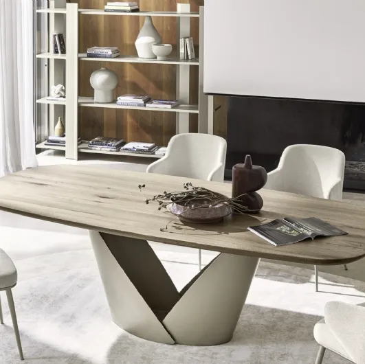 Calla table with wooden top by Calligaris.