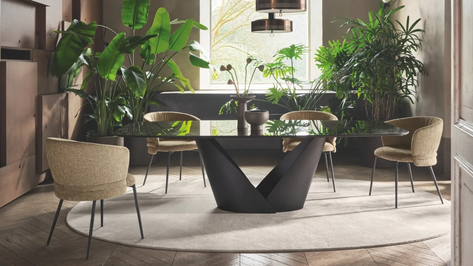 Calla table by Calligaris