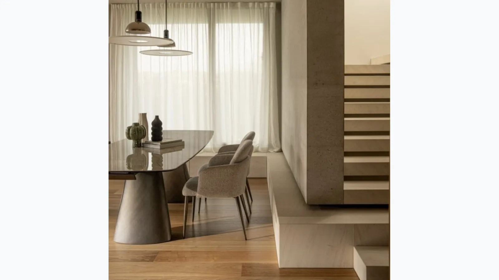 Cile Table in glossy sand-effect ceramic by Bizzotto