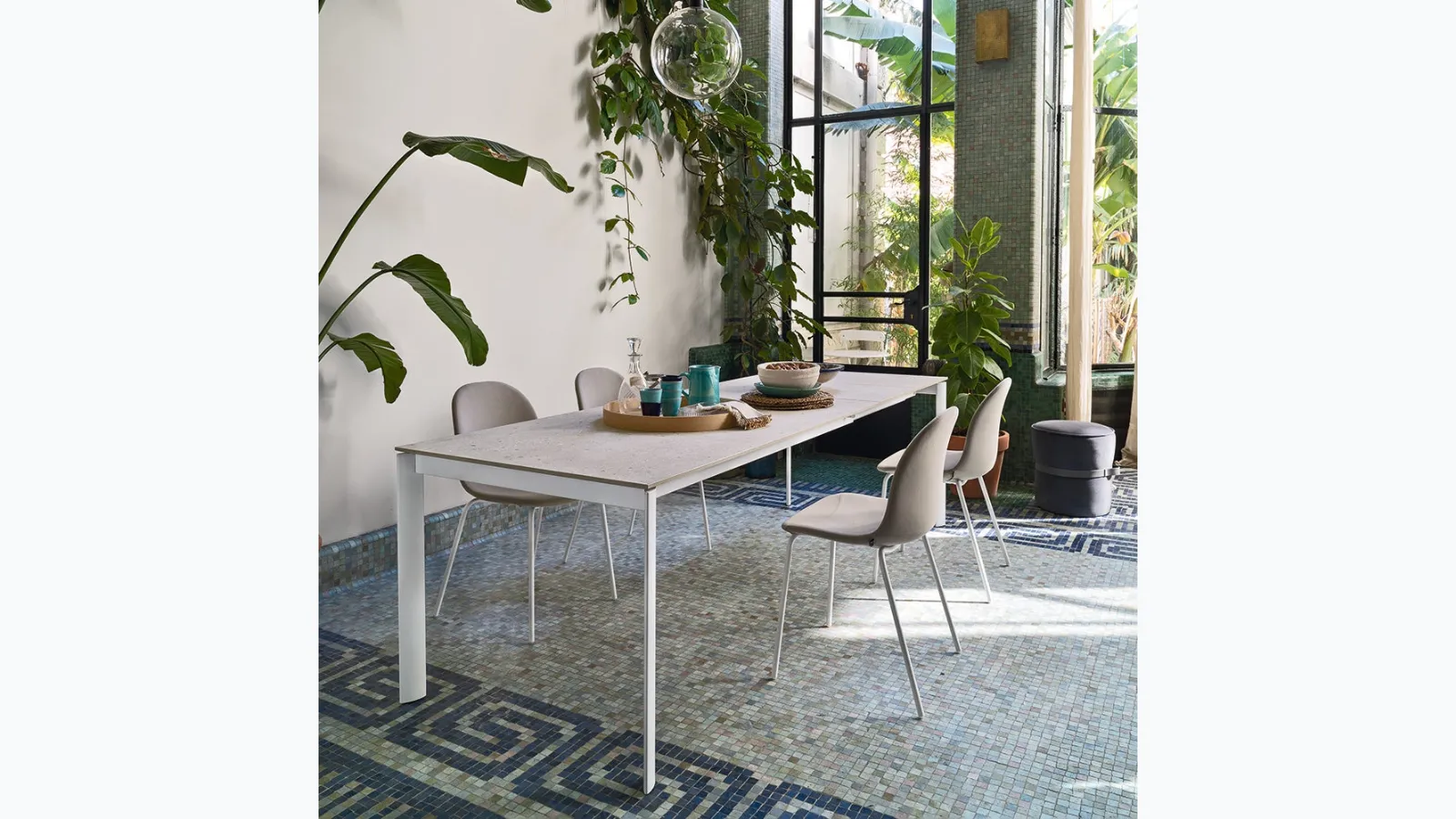 Extensible table Eminence Evo by Connubia.