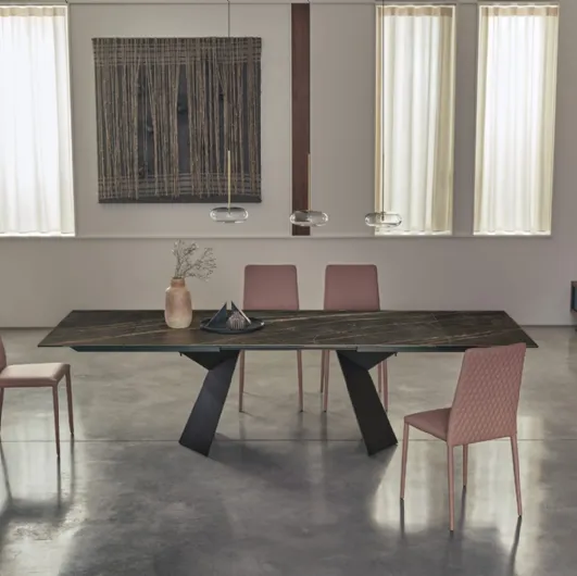 Extendable Fiandre table by Bontempi.