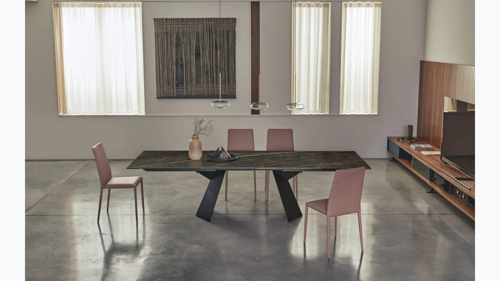 Extendable Fiandre table by Bontempi.