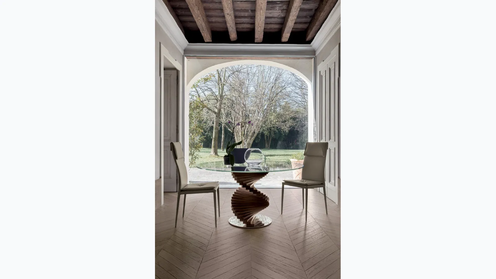 Round table Florence with wooden base and glass top by Tonin Casa