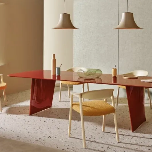 Frank table by Pedrali