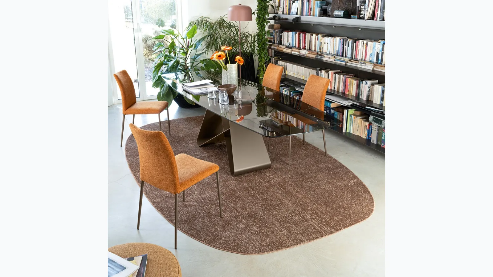 Gemini extendable dining table by Connubia