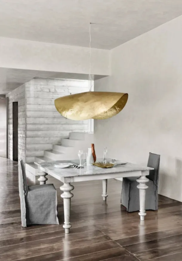 Gray 32 table in Gervasoni marble.