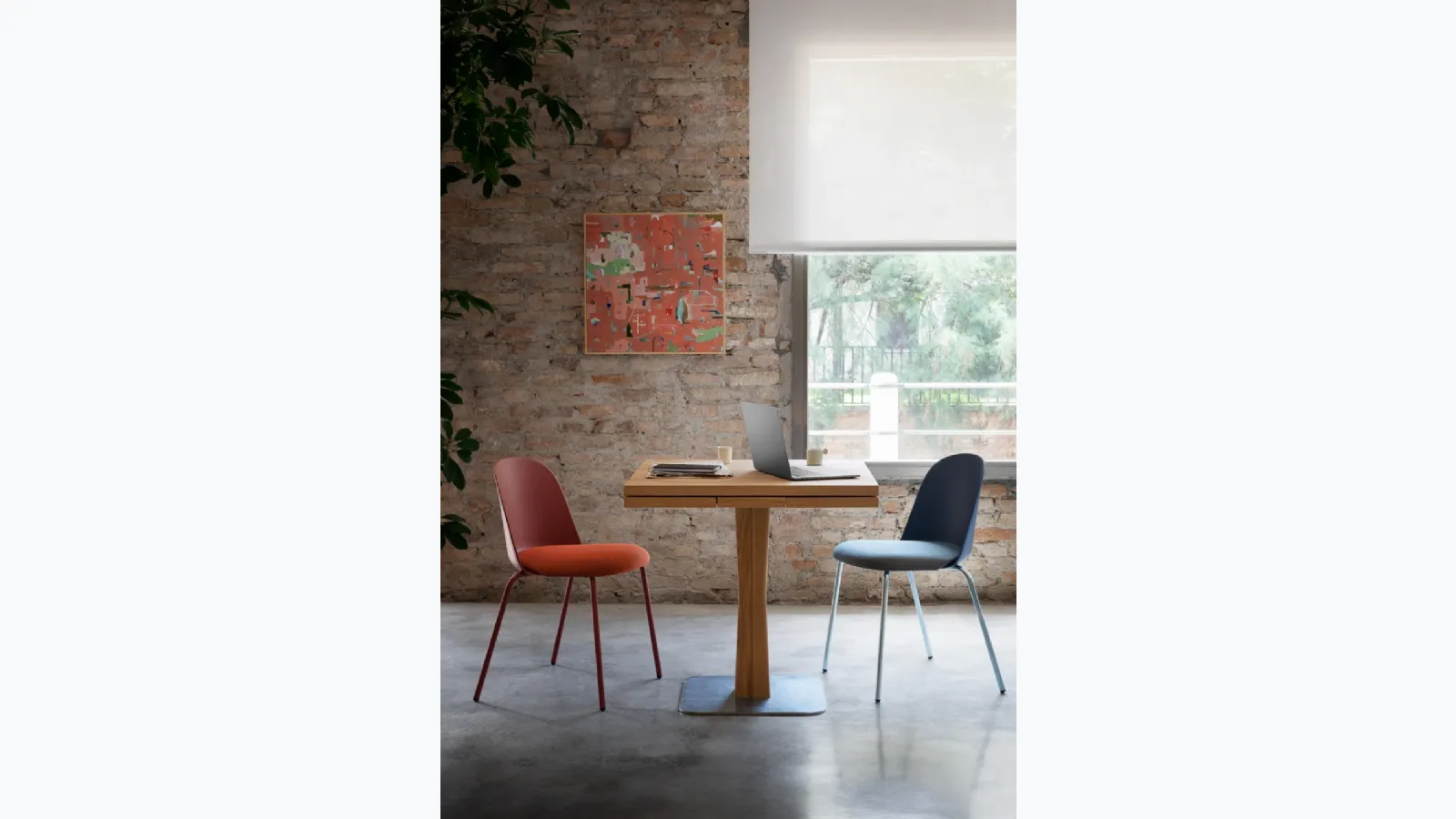 Extensible Gualtiero table in vintage Oak wood by Miniforms.