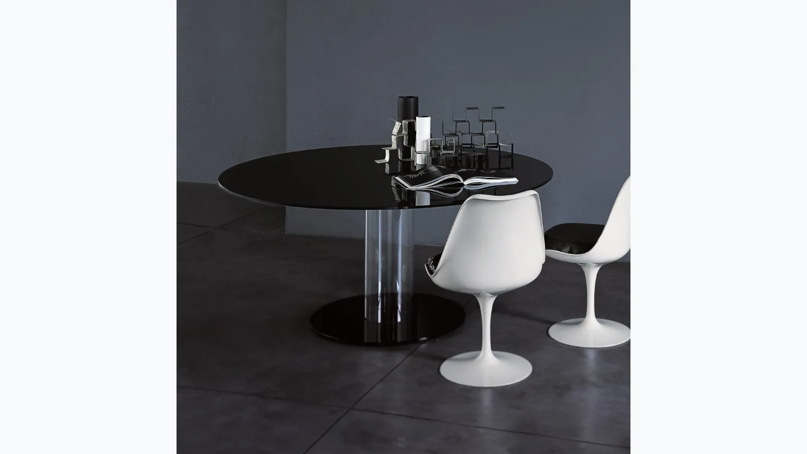 Round table Hub by Glas Italia