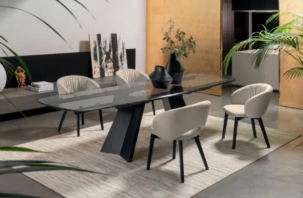 Icaro extendable glass table by Calligaris