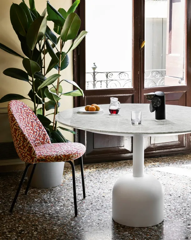 Round table Illo by Miniforms